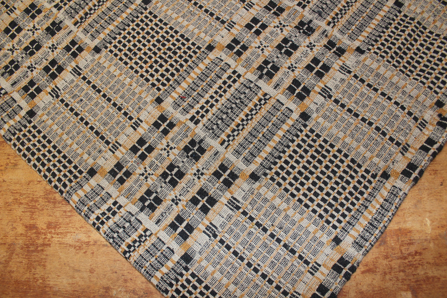 Primitive Colonial Crestwood Coverlet Table Square 34"