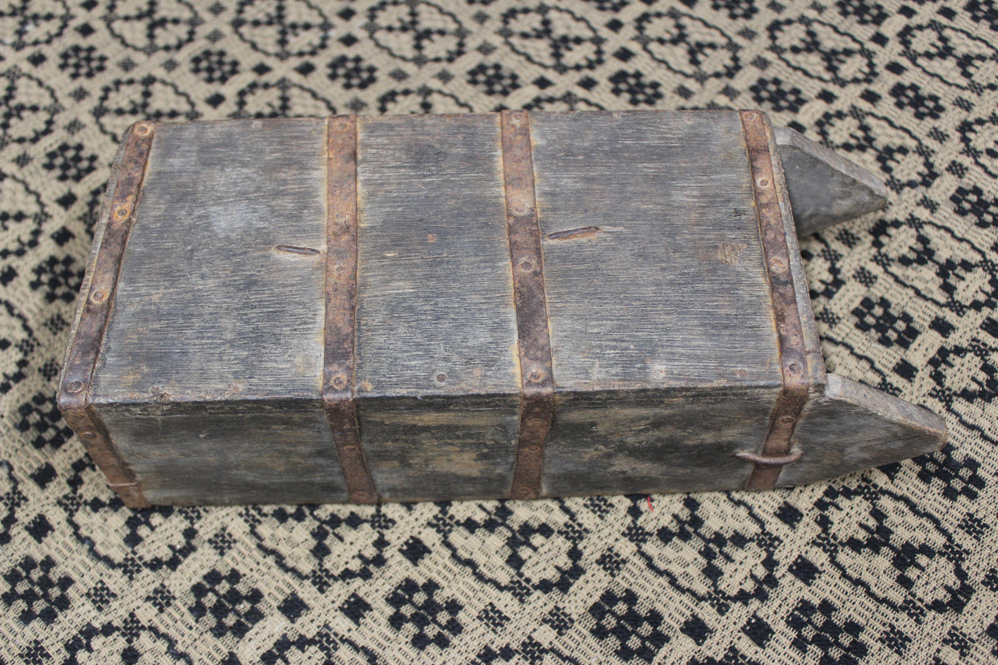 Vintage Wooden Brick Mold with 2 Wooden Handles. (Dark Wood)