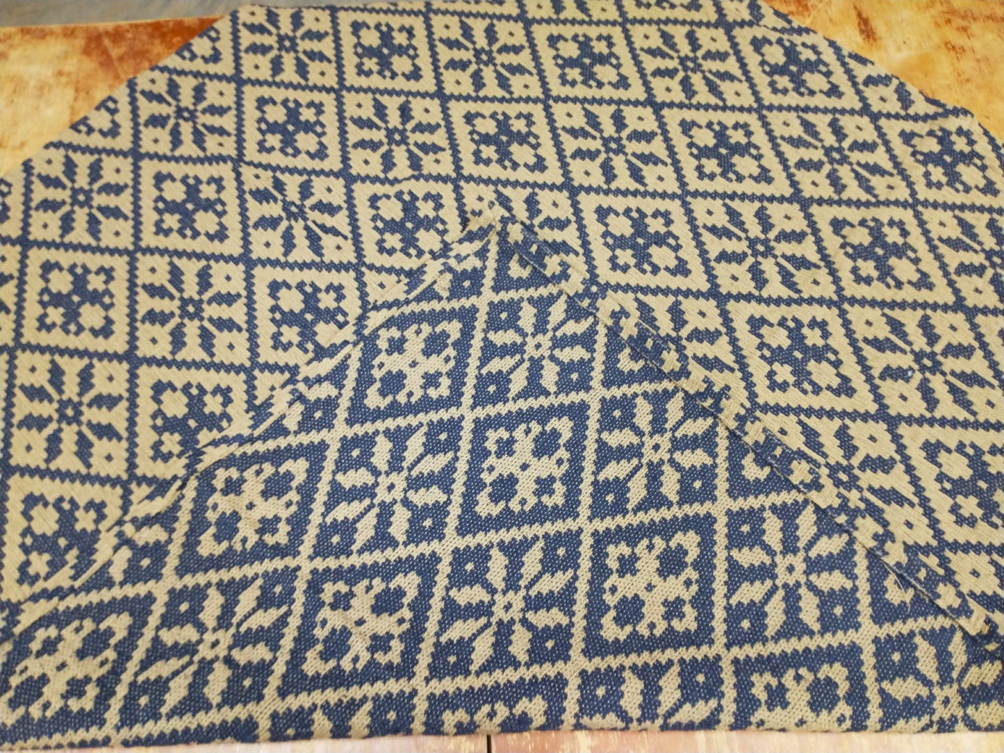 Primitive Snowflake Country Meadows Coverlet Table Square Navy Blue/Tan 34"