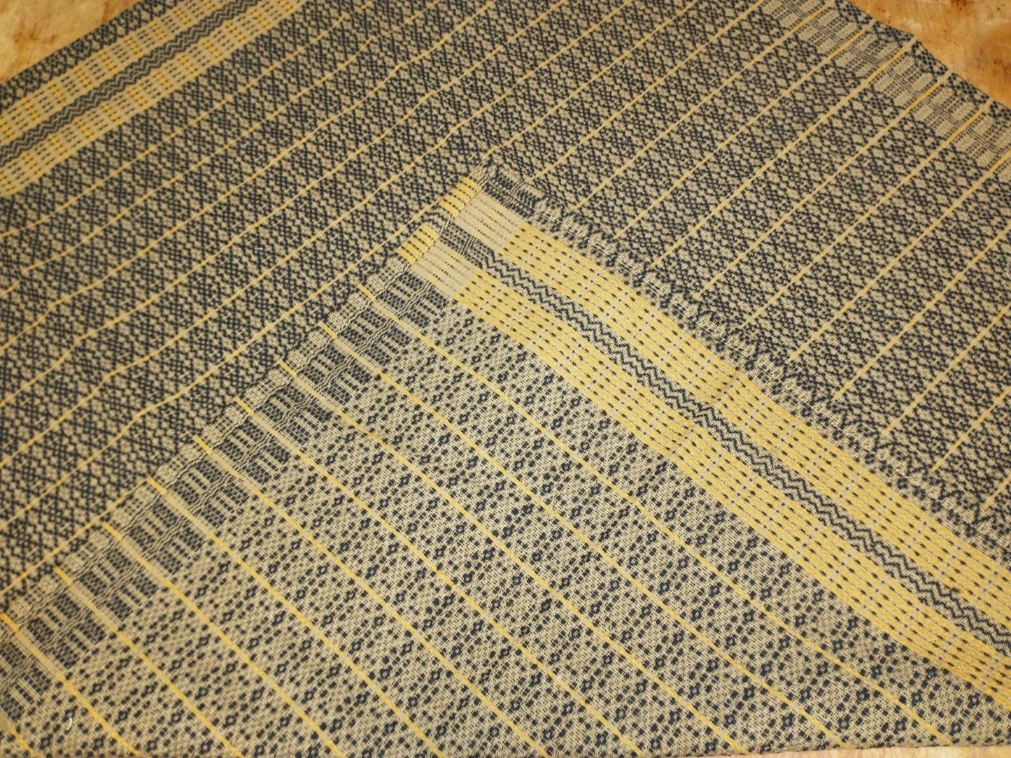 Primitive/Colonial Coverlet Richburg Table Square 34" Mustard/Black/Tan