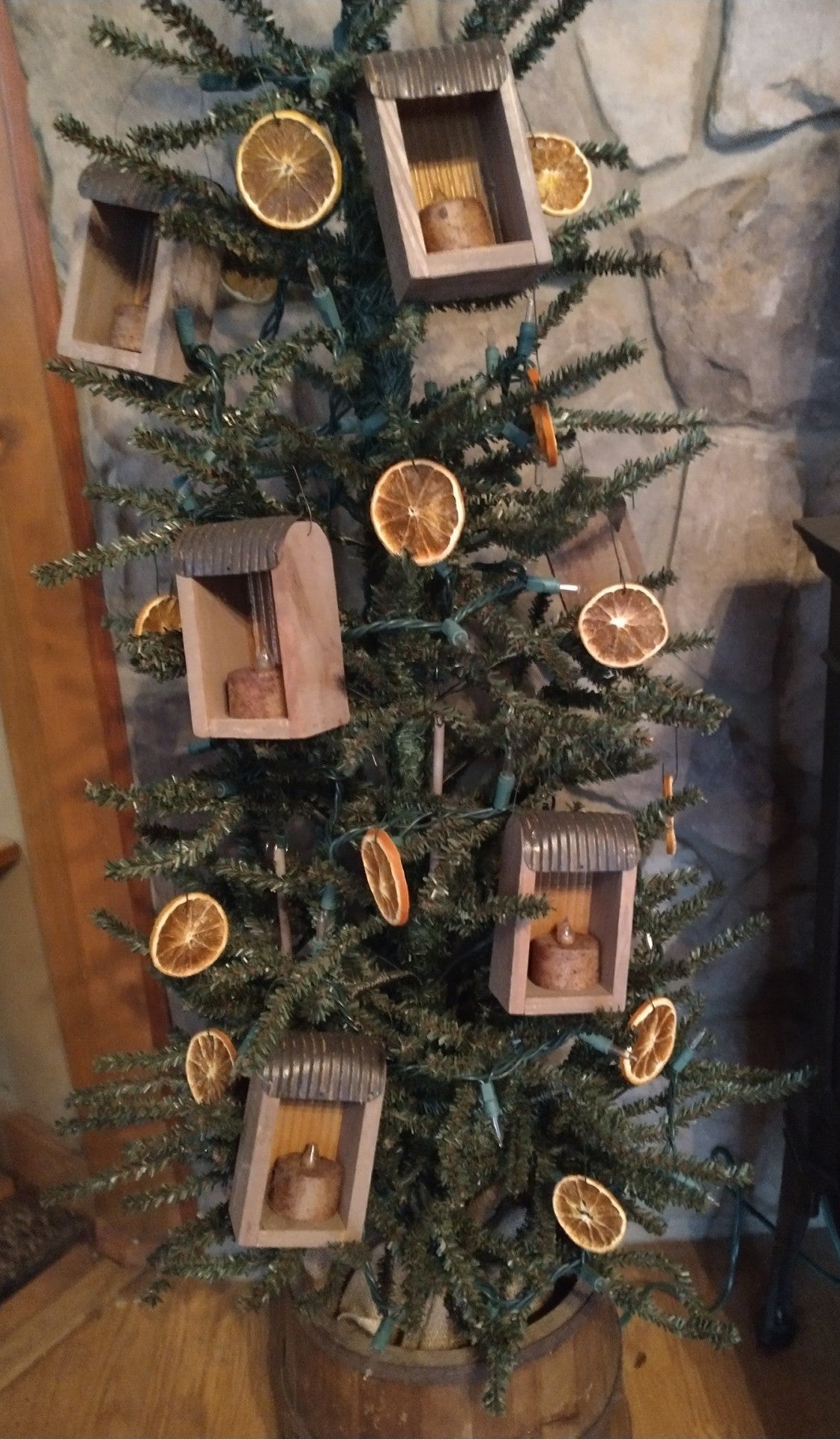 Primitive Tin Roof Tealight Hut Ornament Set/6 with Tealights